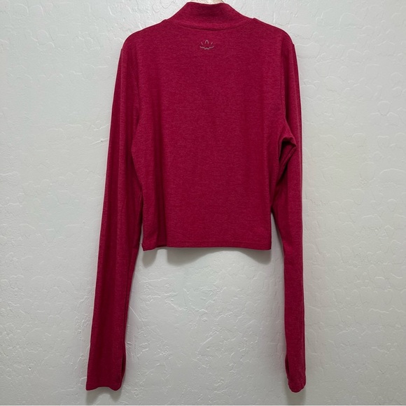 Beyond Yoga Moving On Long Sleeve Mock Neck Crop Top Size S - Picture 3 of 8
